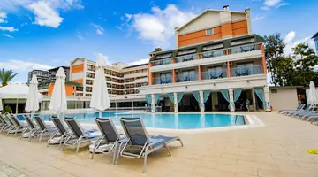 INSULA RESORT & SPA