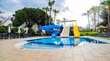 INSULA RESORT & SPA