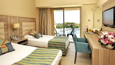 INSULA RESORT