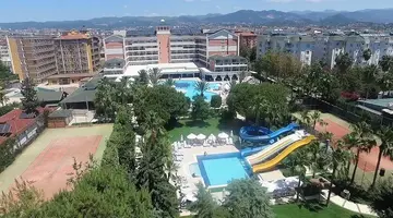 INSULA RESORT