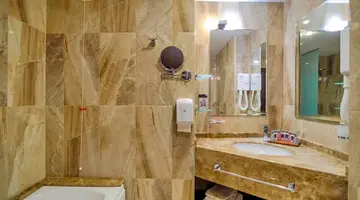 INTERNATIONAL Hotel Casino & Tower Suites