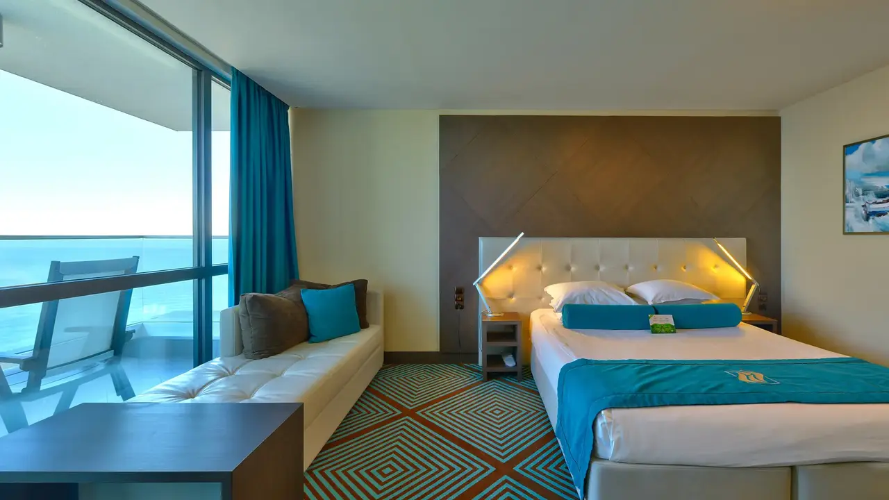 INTERNATIONAL Hotel Casino & Tower Suites