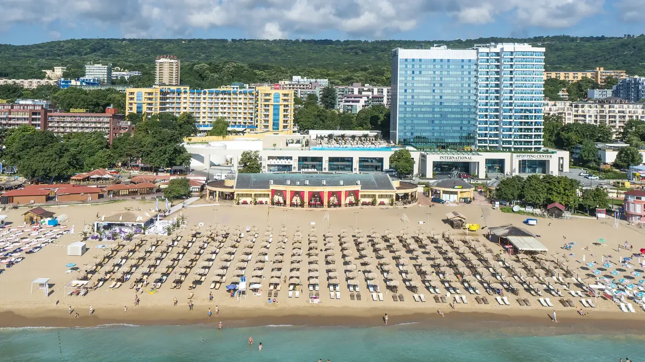 INTERNATIONAL Hotel Casino & Tower Suites