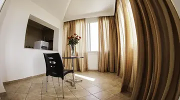 Intouriste Hotel & Suites