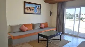 Intouriste Hotel & Suites