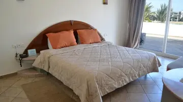 Intouriste Hotel & Suites