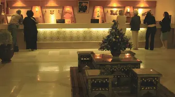 Intouriste Hôtel & Suites
