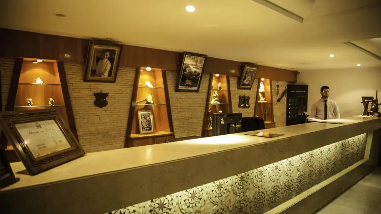 Intouriste Hotel & Suites