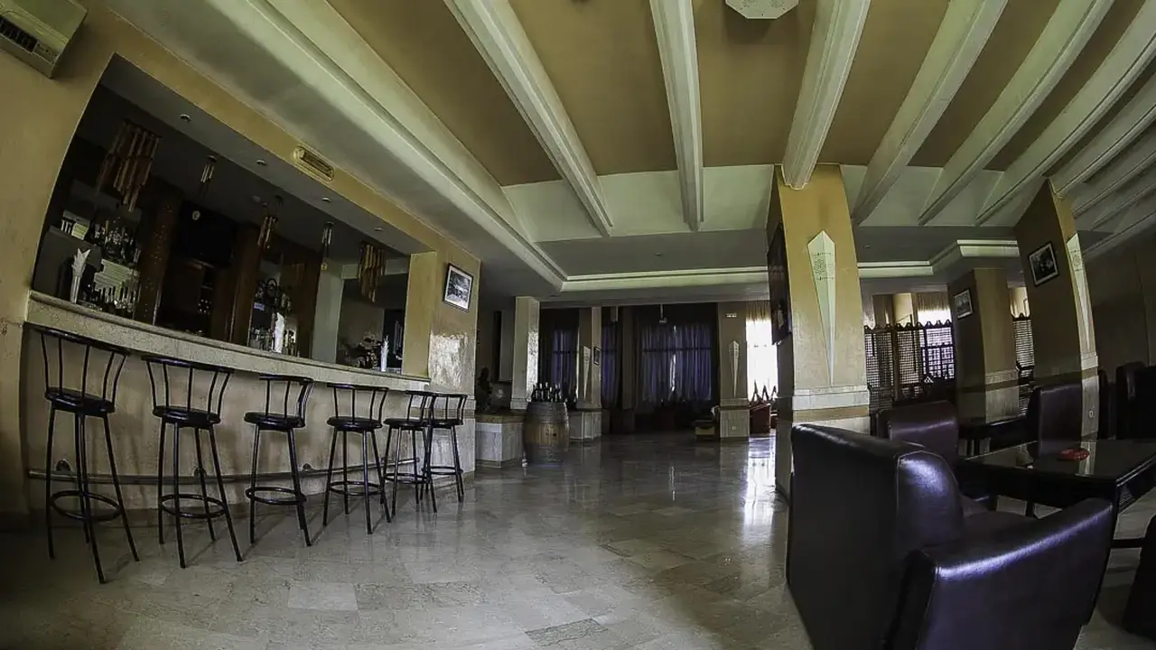 Intouriste Hotel & Suites