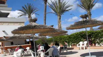 Intouriste Hôtel & Suites