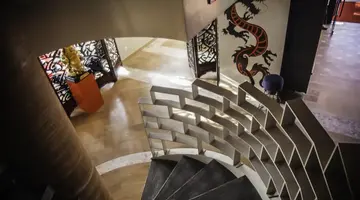 Intouriste Hotel & Suites