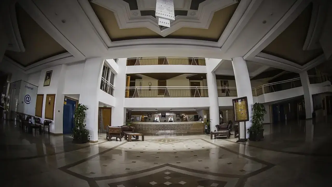 Intouriste Hotel & Suites