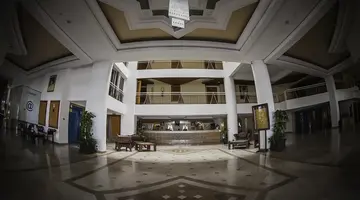 Intouriste Hotel & Suites