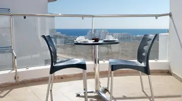 Intouriste Hotel & Suites