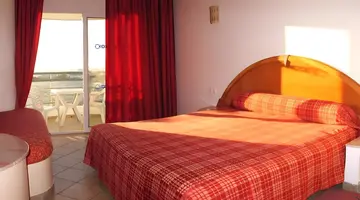 Intouriste Hôtel & Suites