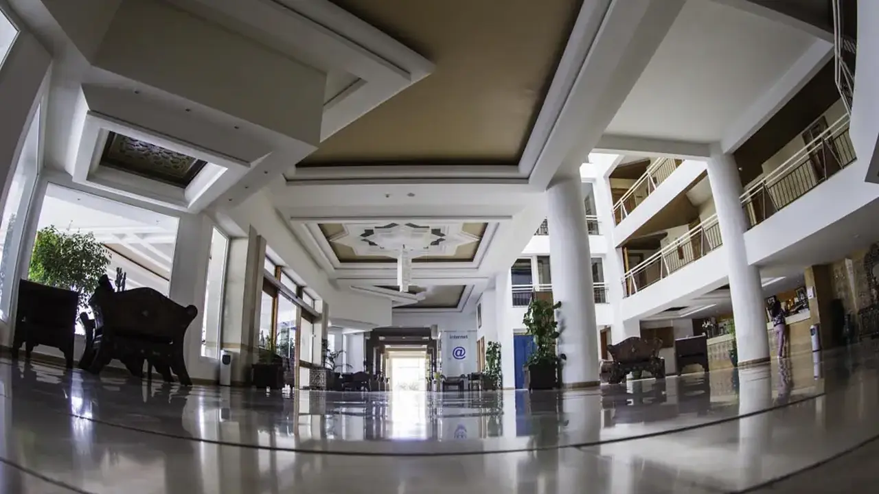 Intouriste Hotel & Suites