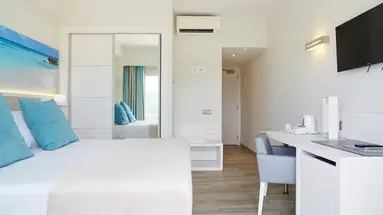 Invisa Es Pla Hotel