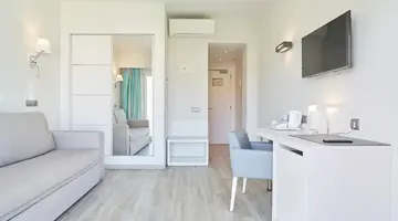Invisa Es Pla Hotel