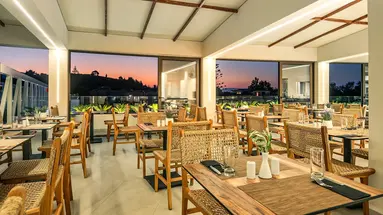 Ionis Art Luxury Suites