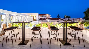 Ionis Art Luxury Suites