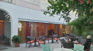 IPSOS BEACH HOTEL