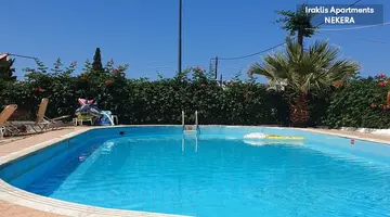 Iraklis Apartments Stalis