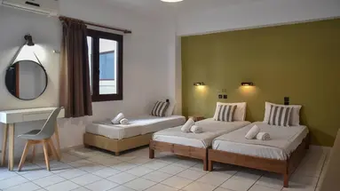 Iraklis Apartments
