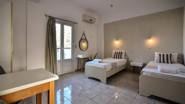 Iraklis Apartments