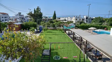 IRAKLIS APARTMENTS