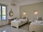 IRAKLIS APARTMENTS