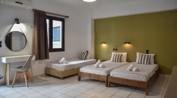 IRAKLIS APARTMENTS