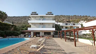 Iraklis Apartments