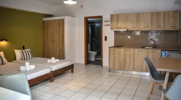 IRAKLIS APARTMENTS
