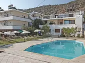 Iraklis Apartments