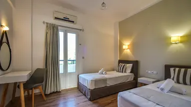 IRAKLIS APARTMENTS
