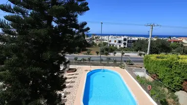 Iraklis Apts