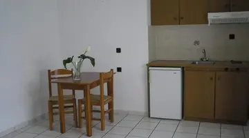 Iraklis Apts