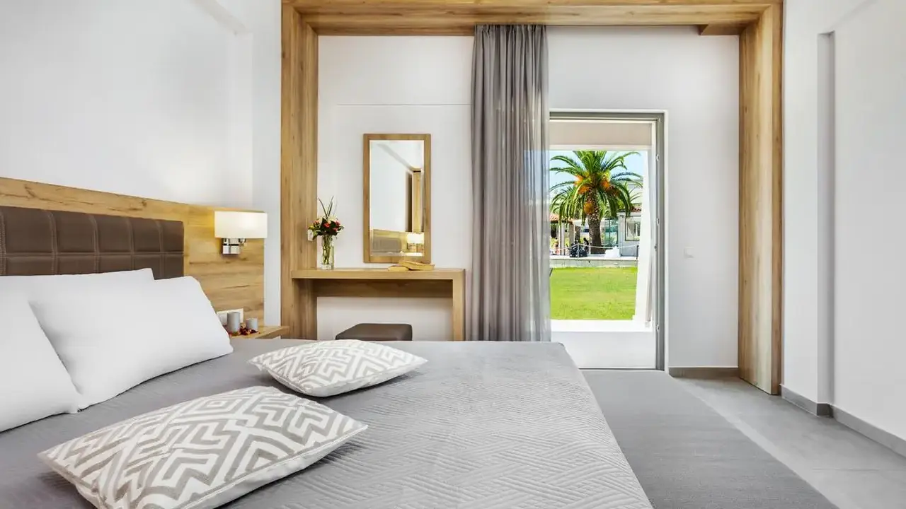Iris Hotel