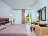 Iris Hotel