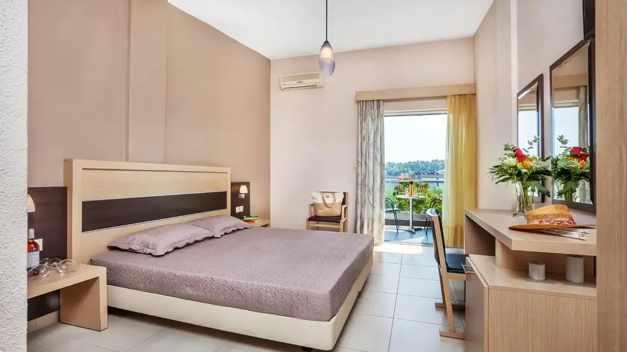 Iris Hotel