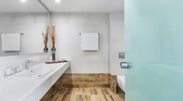 Iris Hotel