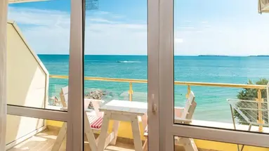 Iris (St. Vlas)