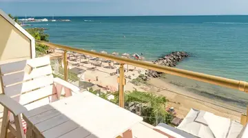 Iris (St. Vlas)