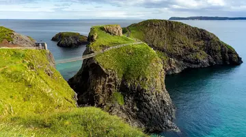 Irlandia i Irlandia Północna - legendy wykute w skałach