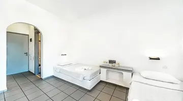 Iro Hotel