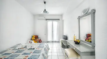 Iro Hotel