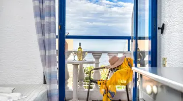 Iro Hotel