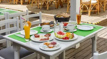 Iro Hotel