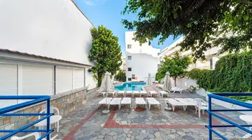 Iro Hotel