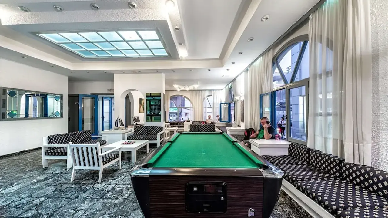 Iro Hotel